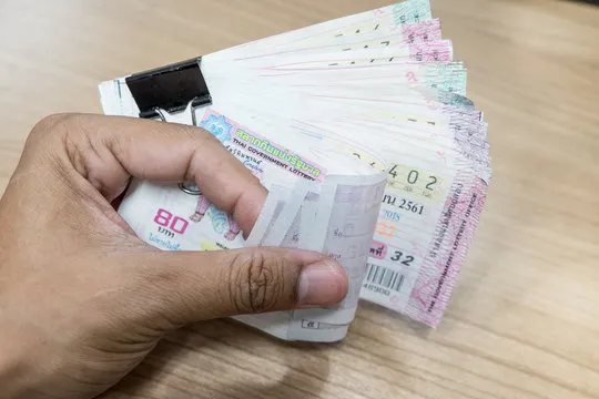 红旗彩票首页形象图